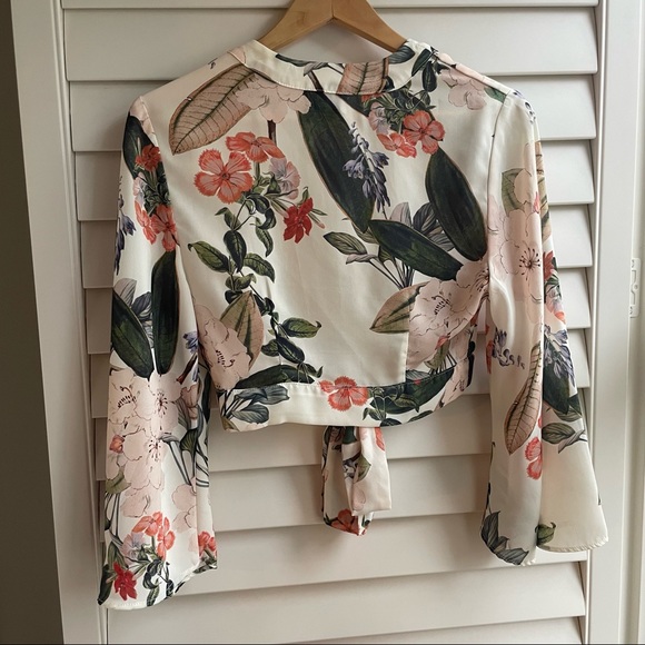 Nature Pattern Show Me Your Mumu Wrap Top - Picture 3 of 10